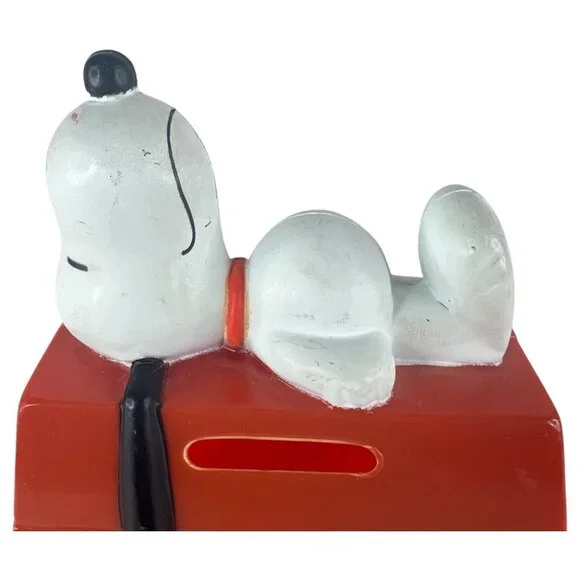 Vintage Snoopy On Red Doghouse Piggy Bank Chex Party Mix Plastic Peanuts - Picture 12 of 12